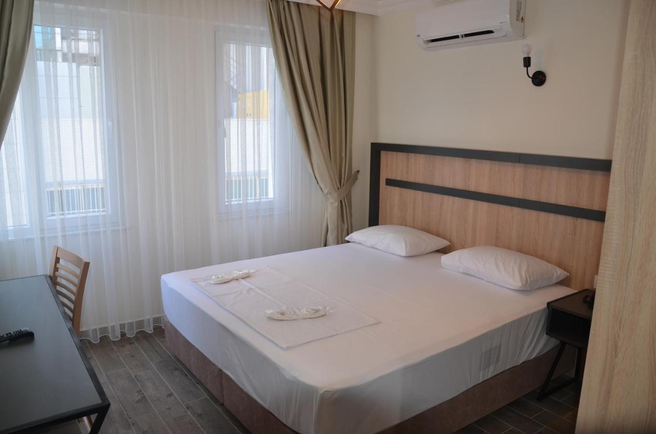 Piyes Otel *