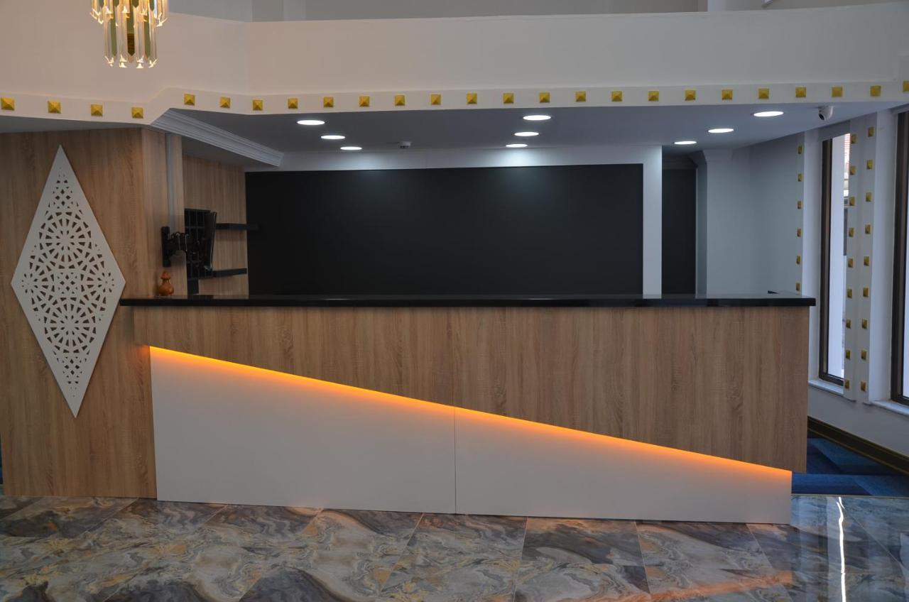 Piyes Otel *