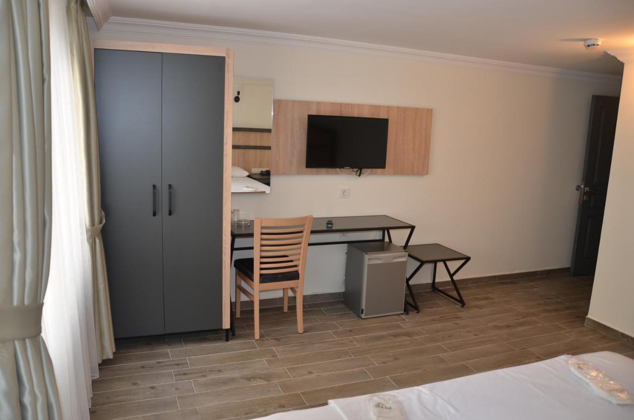 Piyes Otel *