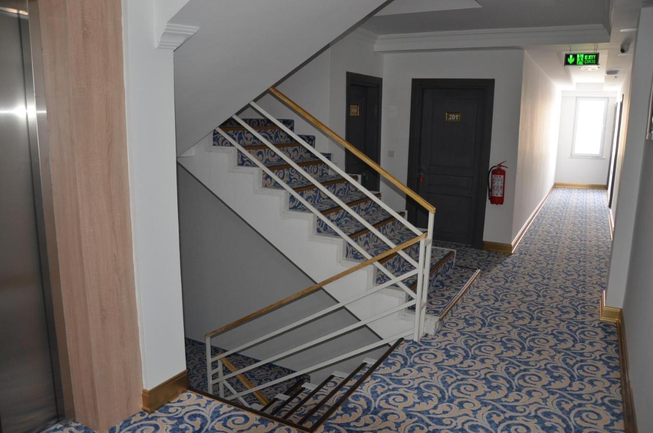 Piyes Otel