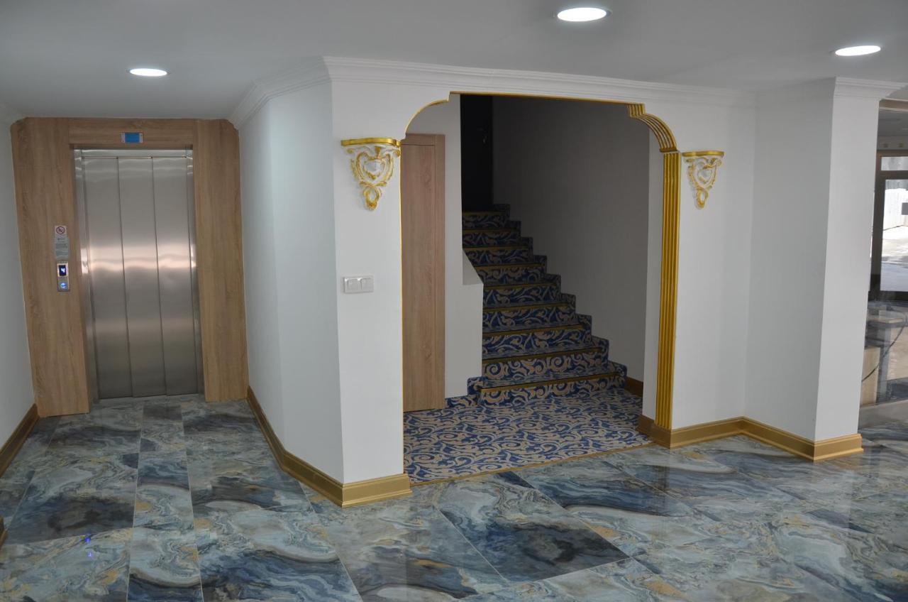 Piyes Otel *